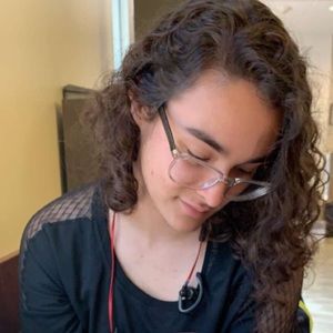 Meet your Posher, Adriana